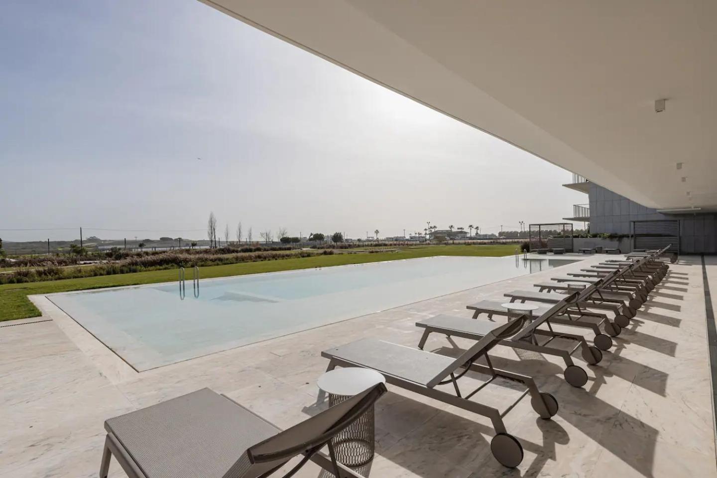 Bayline- Beachfront And Pool Armacao de Pera Luaran gambar